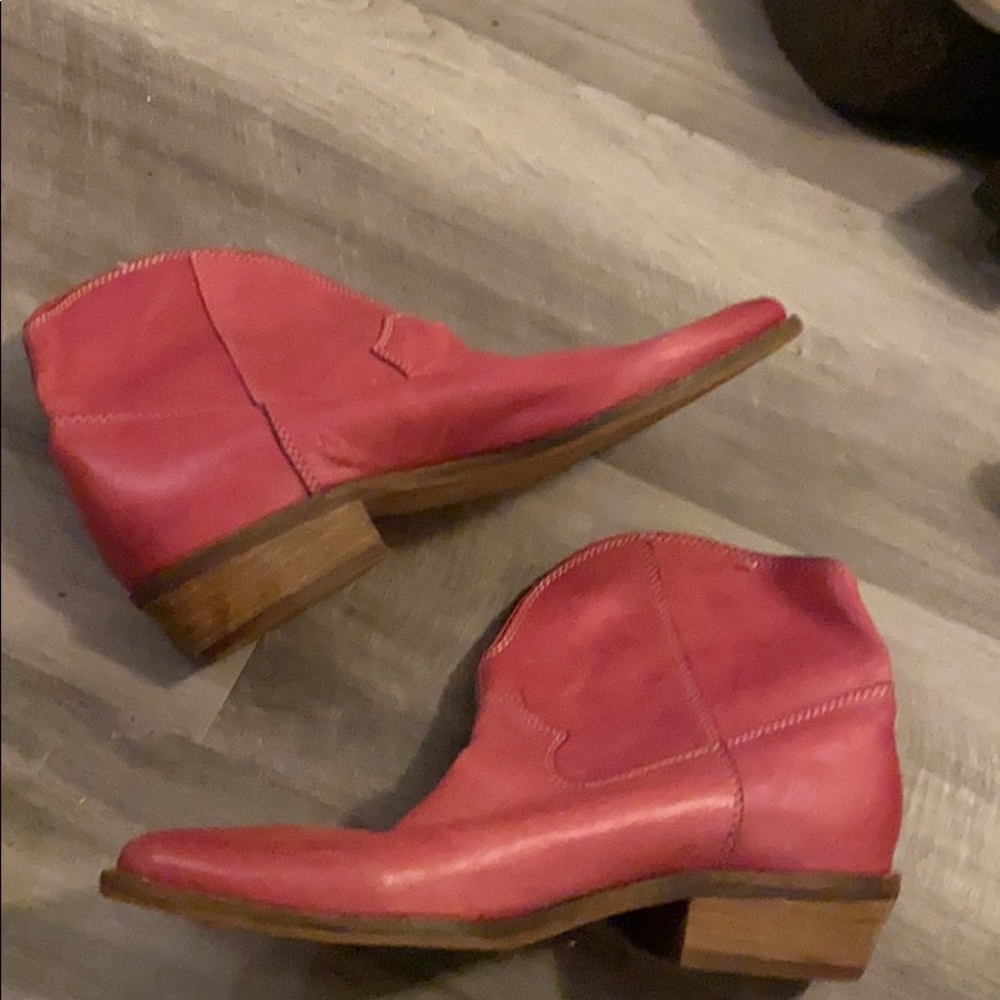 pink cowboy boots